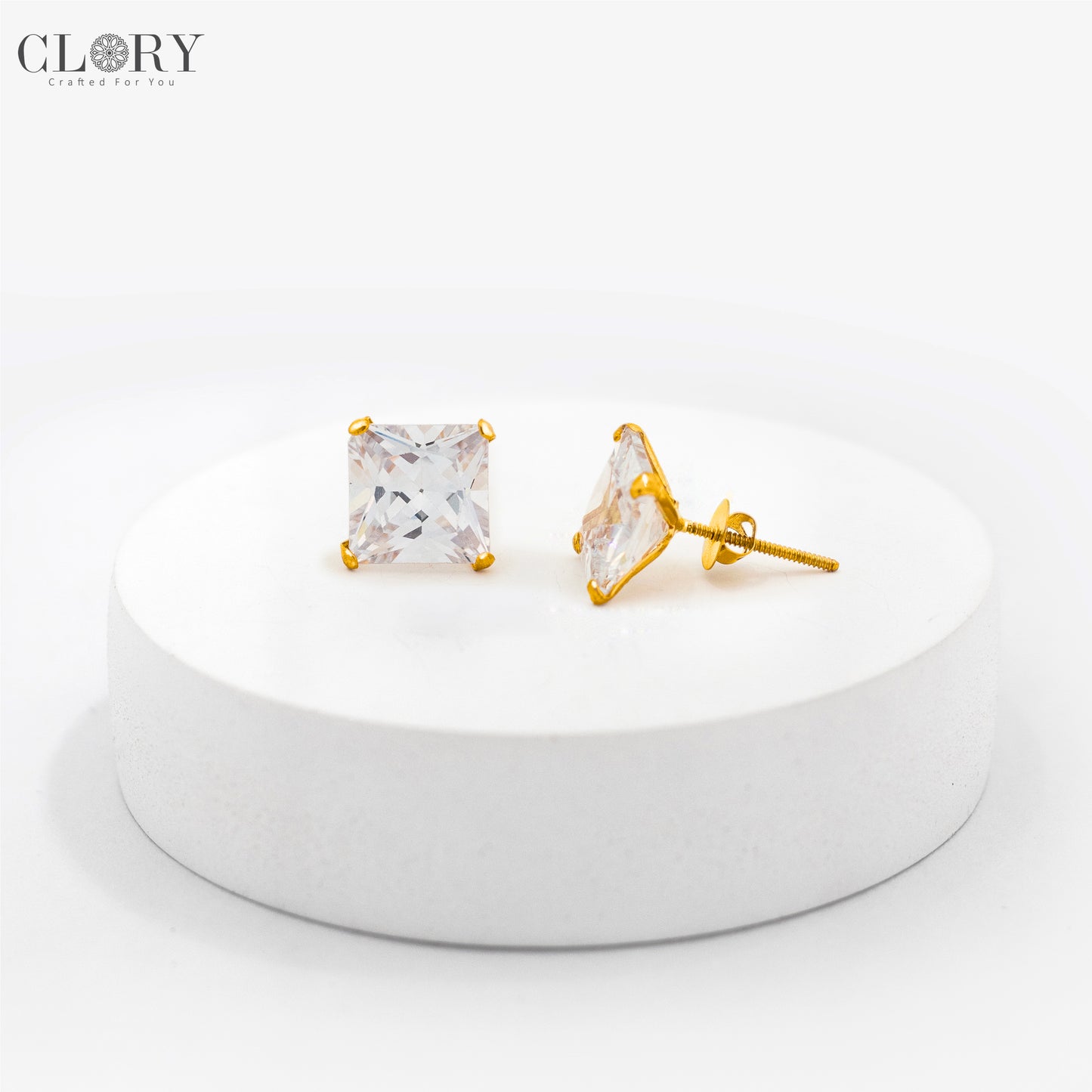 White diamond Gold stud earring