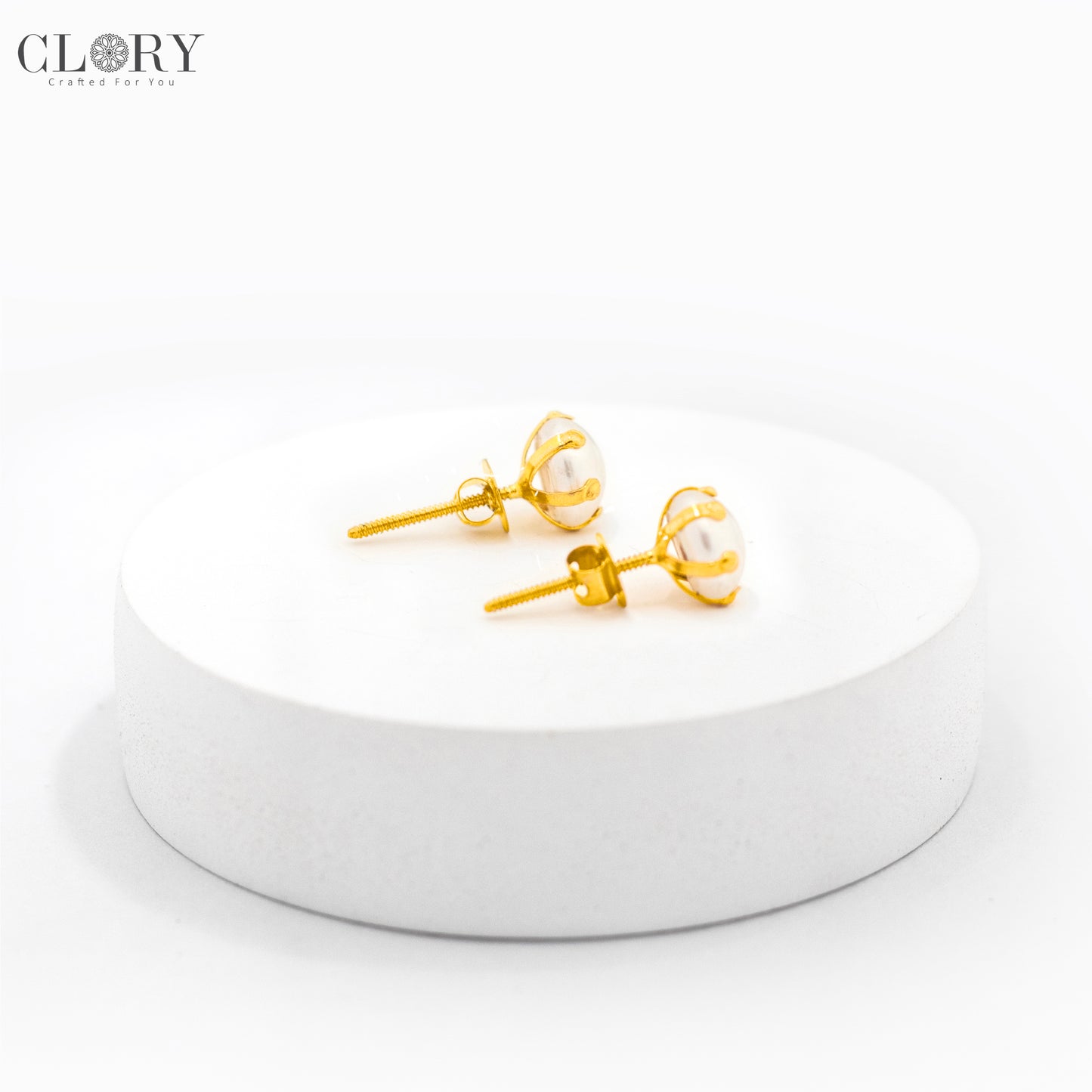 Pearl Gold stud earring