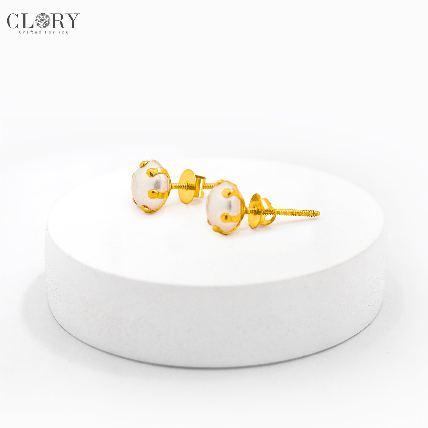 Pearl Gold stud earring