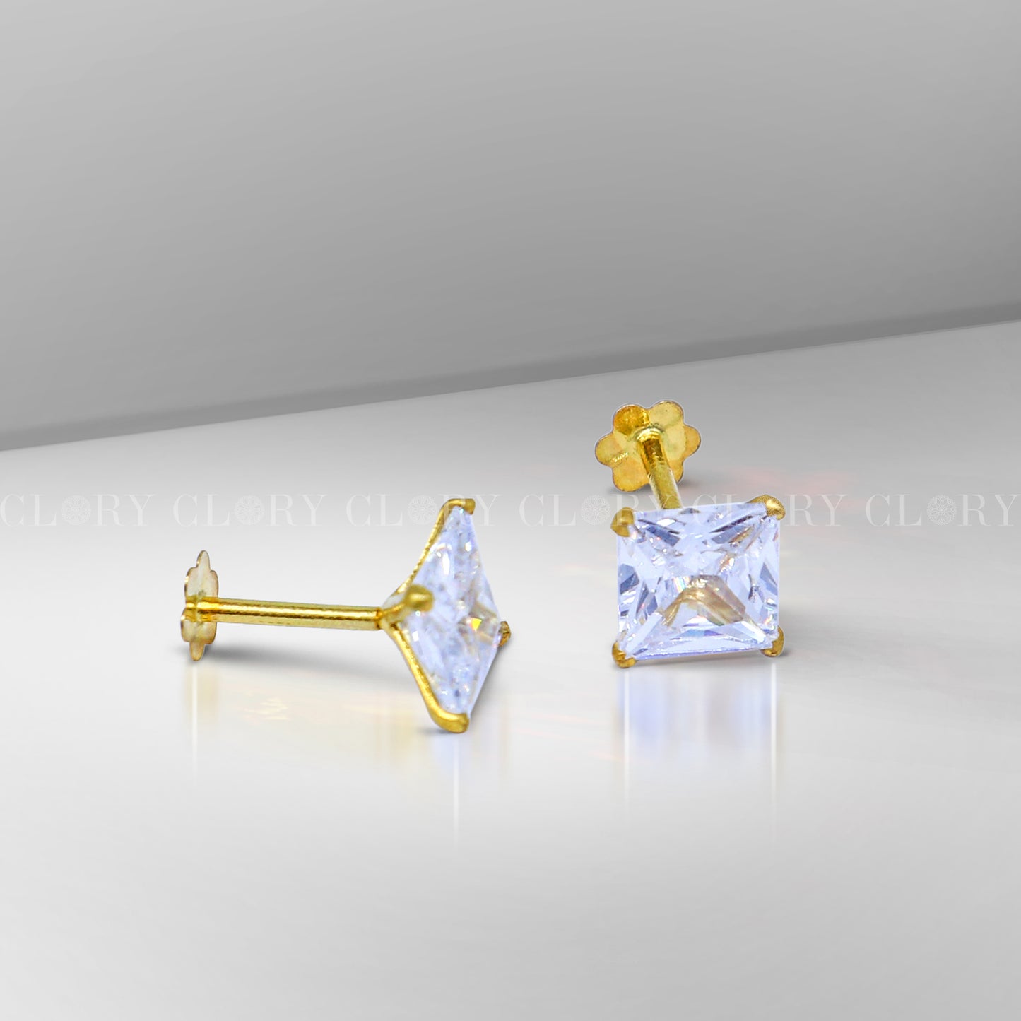 White diamond Gold stud earring