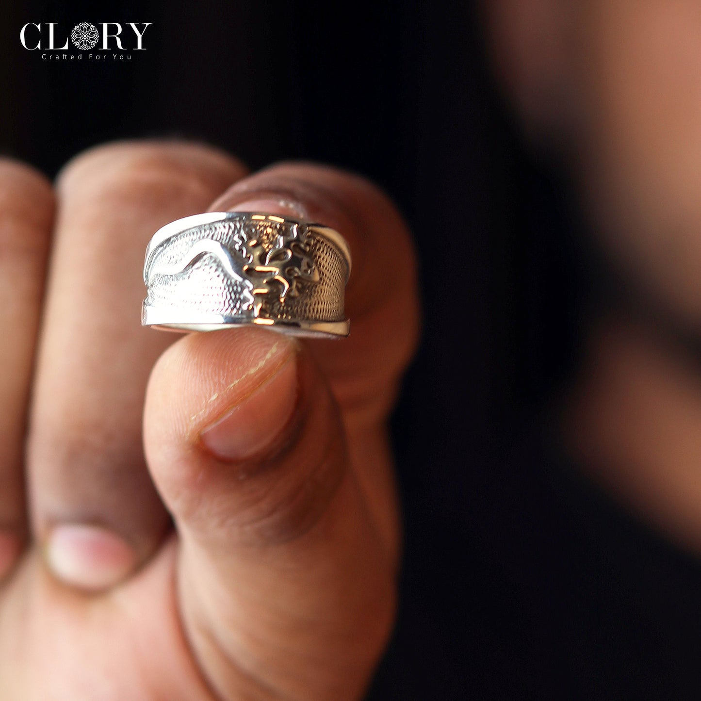 Lizard design men's ring