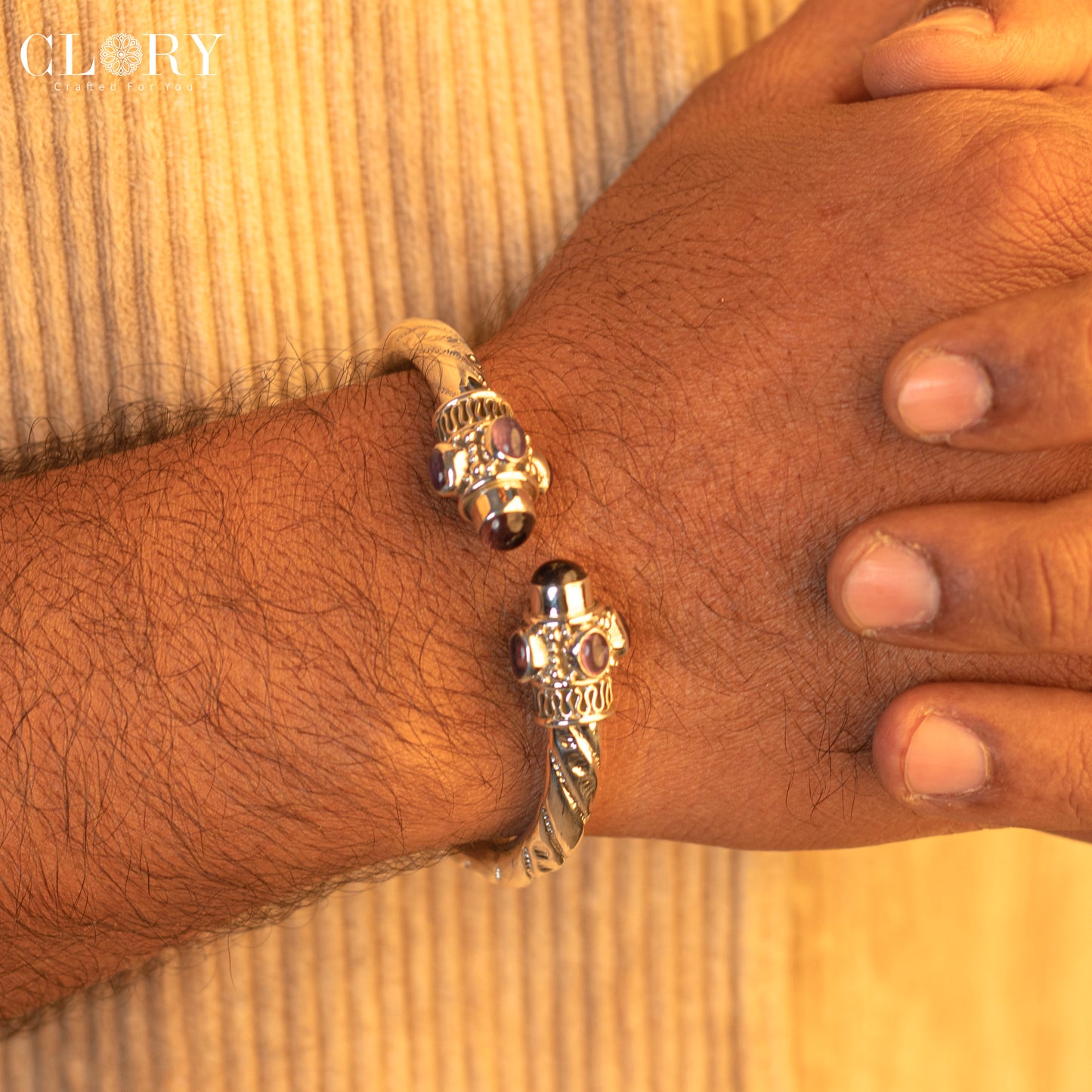 Stylish stone bangle kada