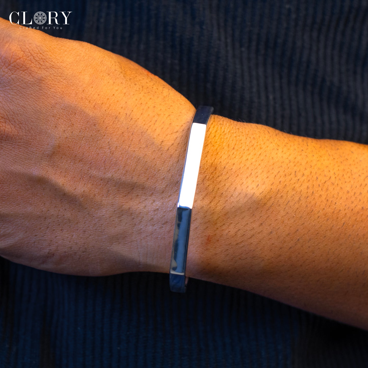 Silver plain shiny cuff kada / bracelet