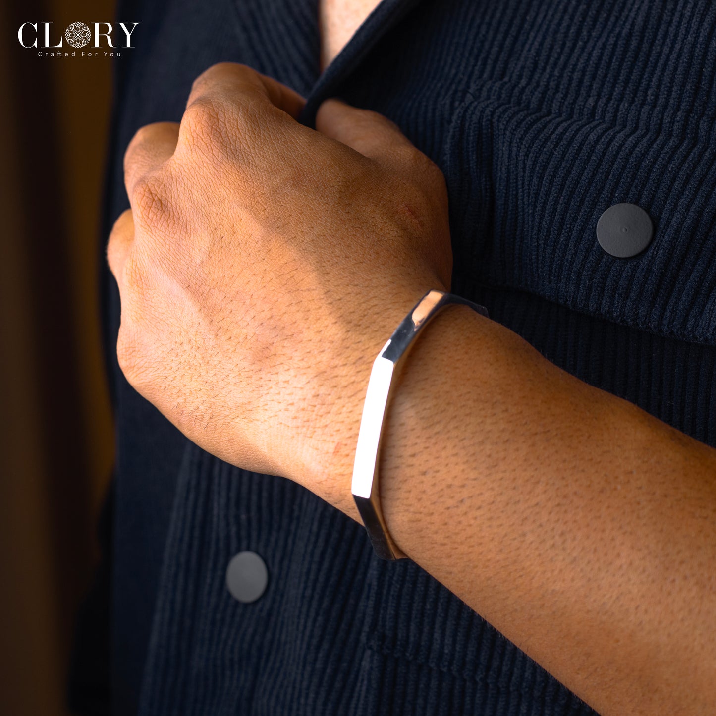 Silver plain shiny cuff kada / bracelet