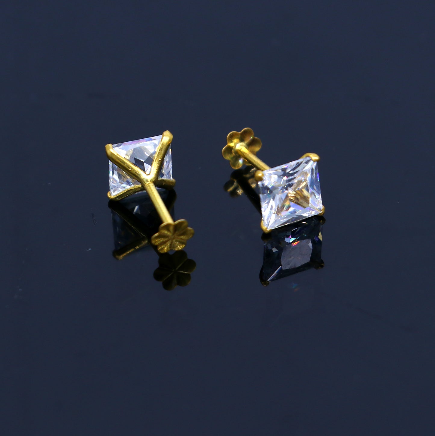 White diamond Gold stud earring
