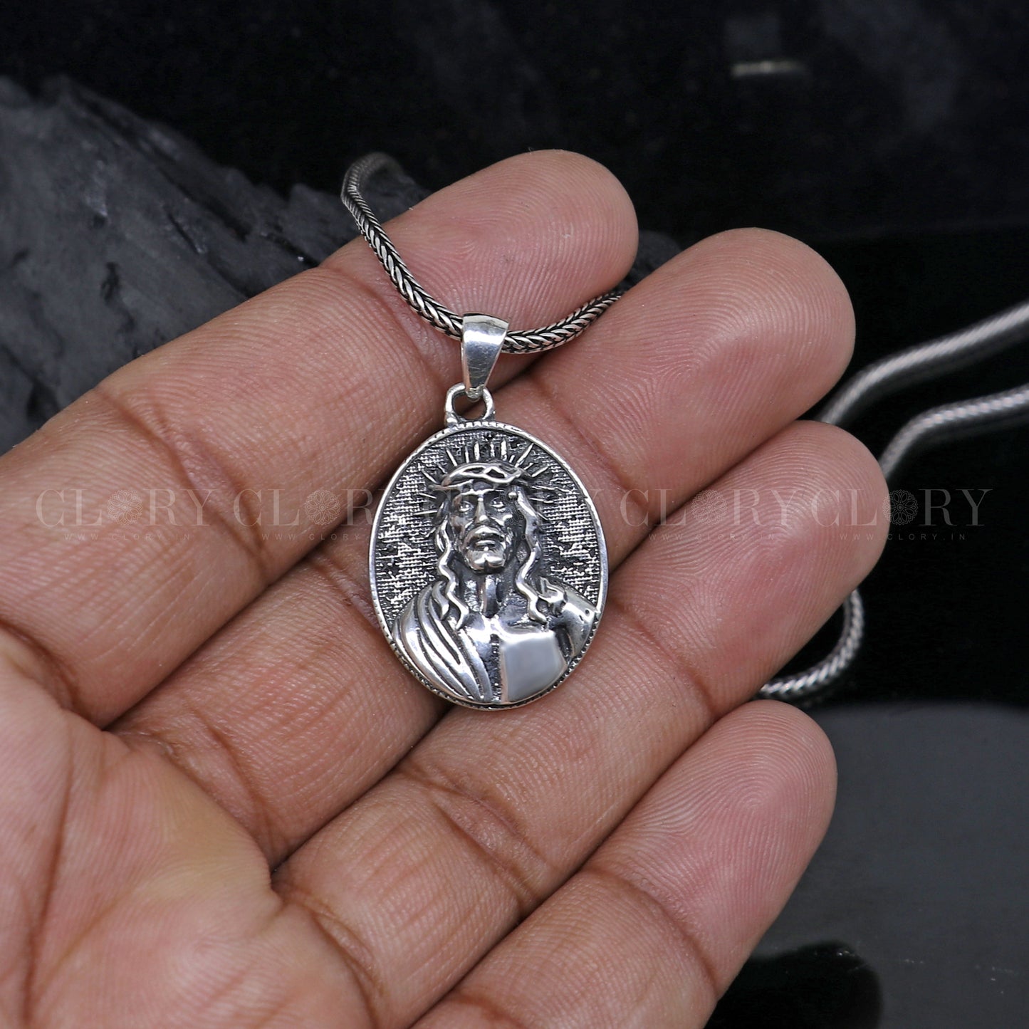 Jesus pendant