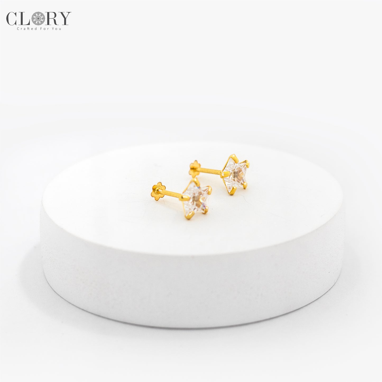 White diamond Gold stud earring