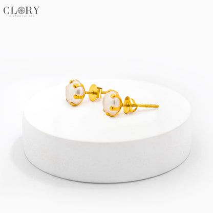 Pearl Gold stud earring