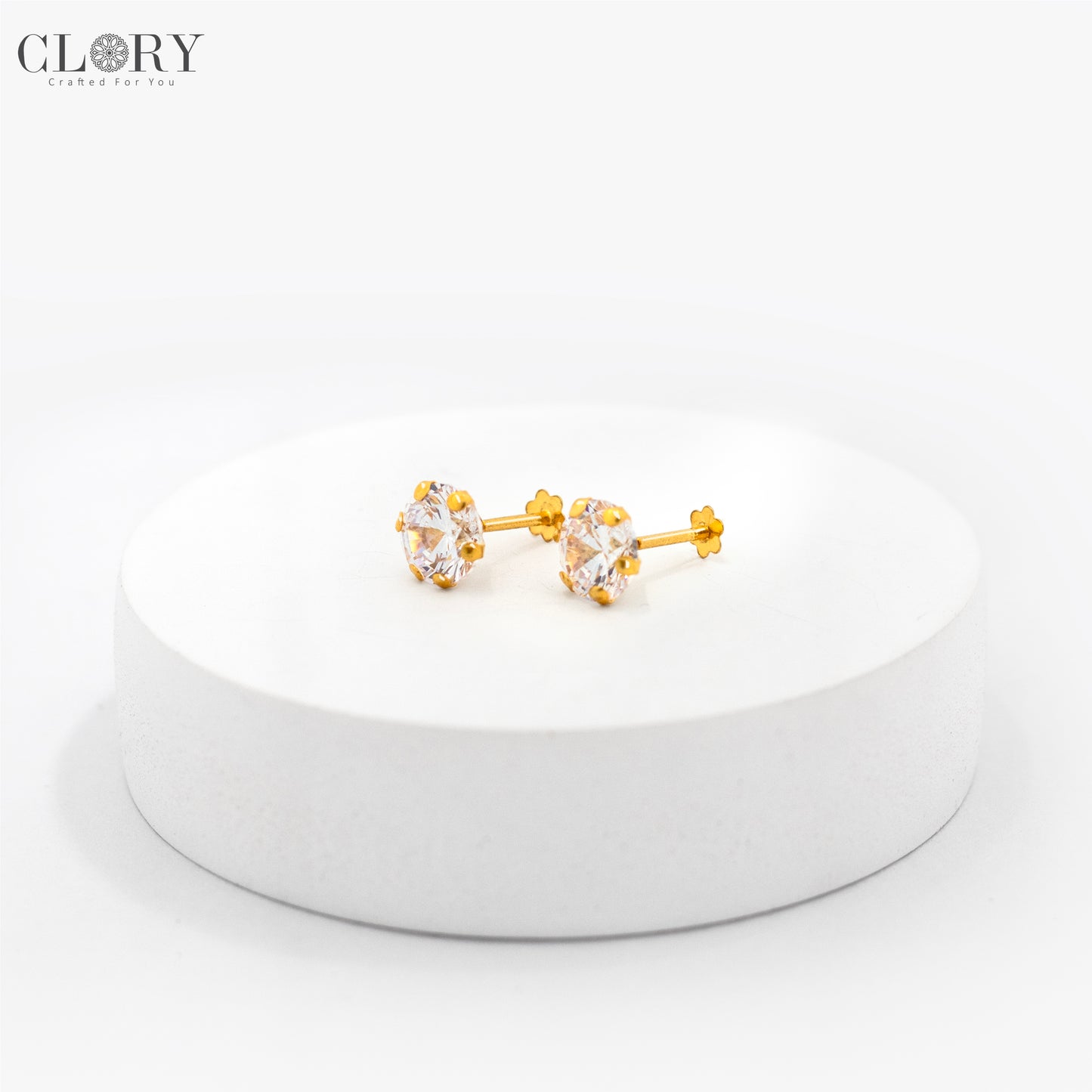 White diamond Gold stud earring