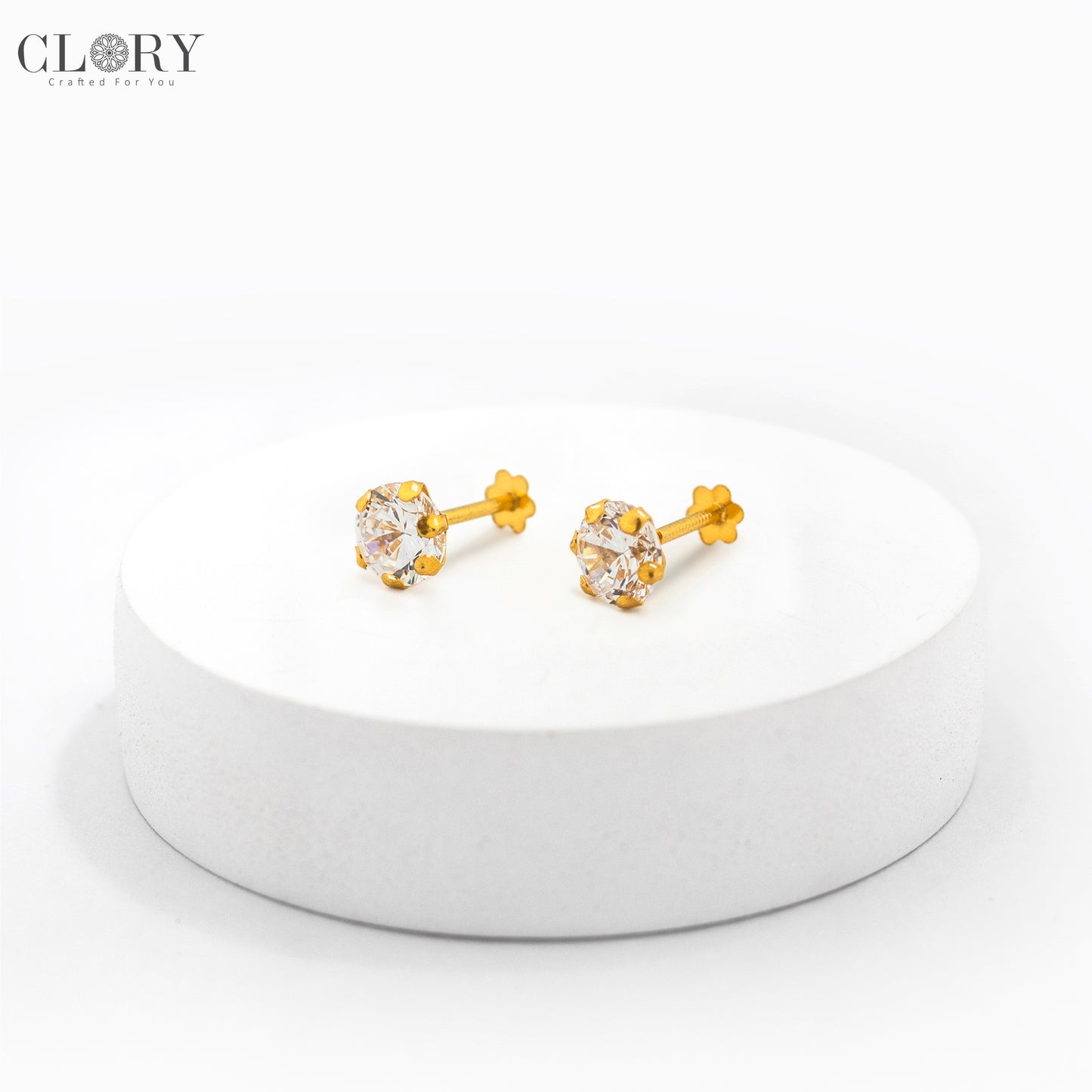 White diamond Gold stud earring