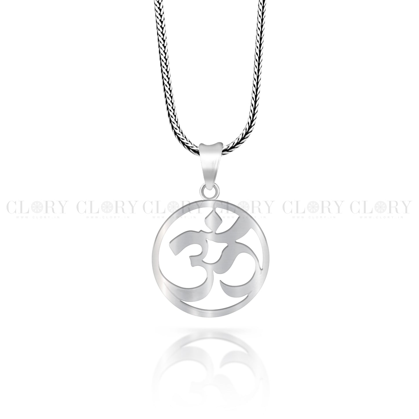 Hindu mantra 'Aum' OM pendant