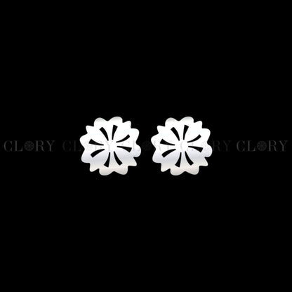 Flower design stud earring