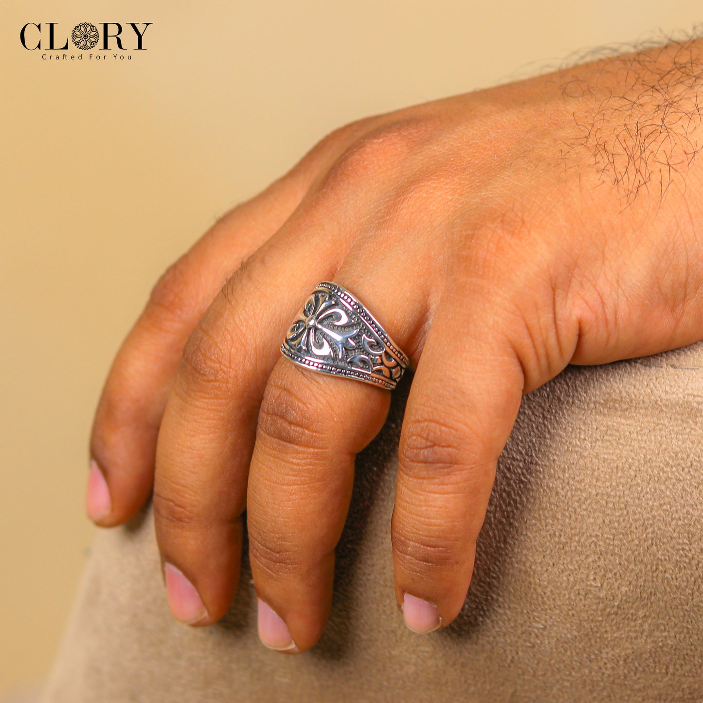 Flower design men's ring