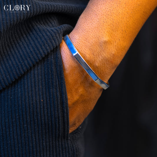 Silver plain shiny cuff kada / bracelet