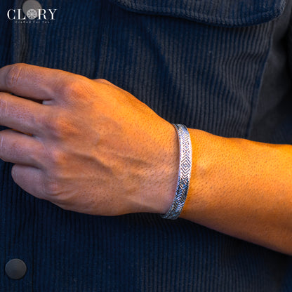 Vintage design cuff kada/ bracelet