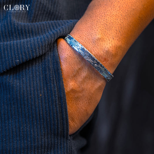 Vintage design cuff kada/ bracelet