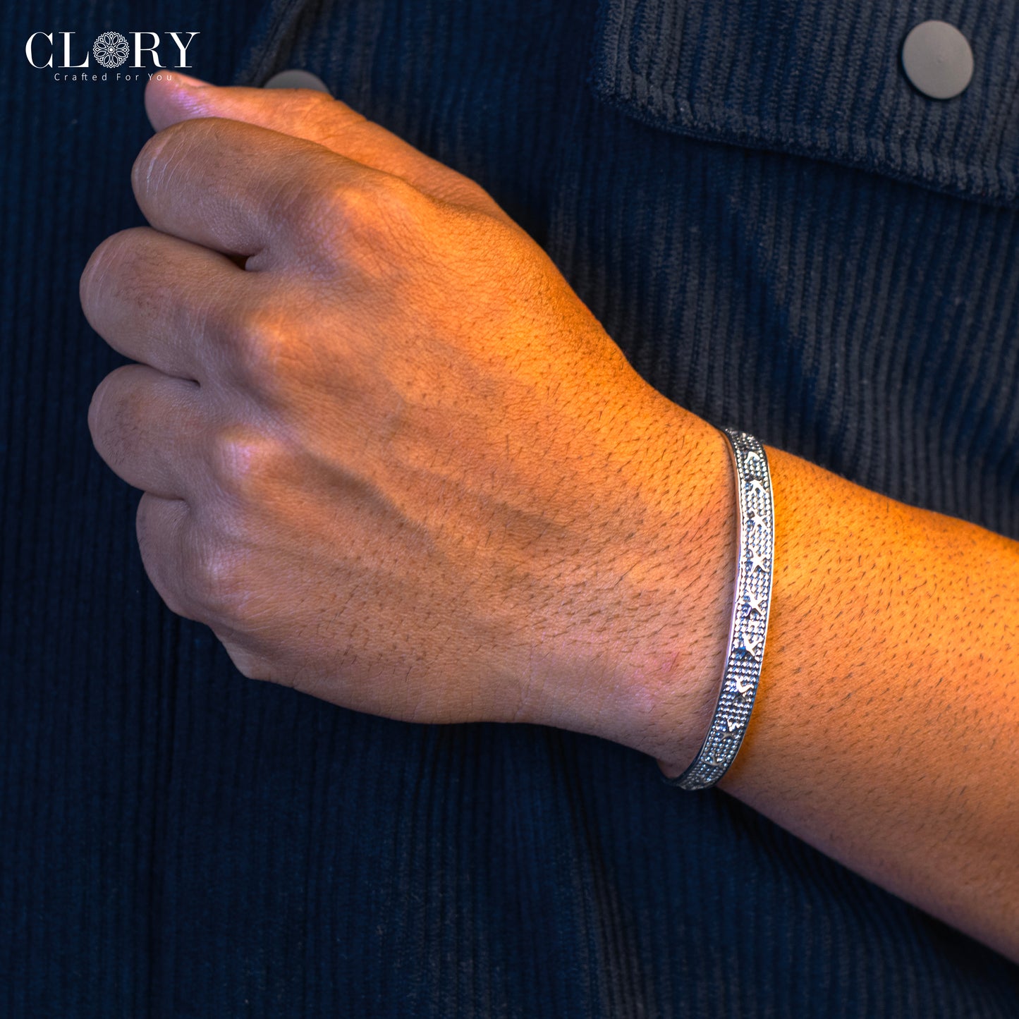 Stylish open face cuff kada