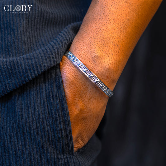 Stylish open face cuff kada