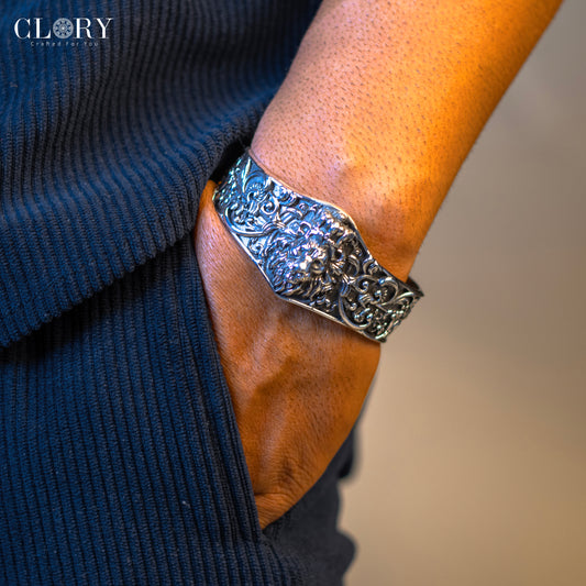 Lion design adjustable cuff kada
