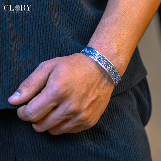 'AUM' mantra cuff kada