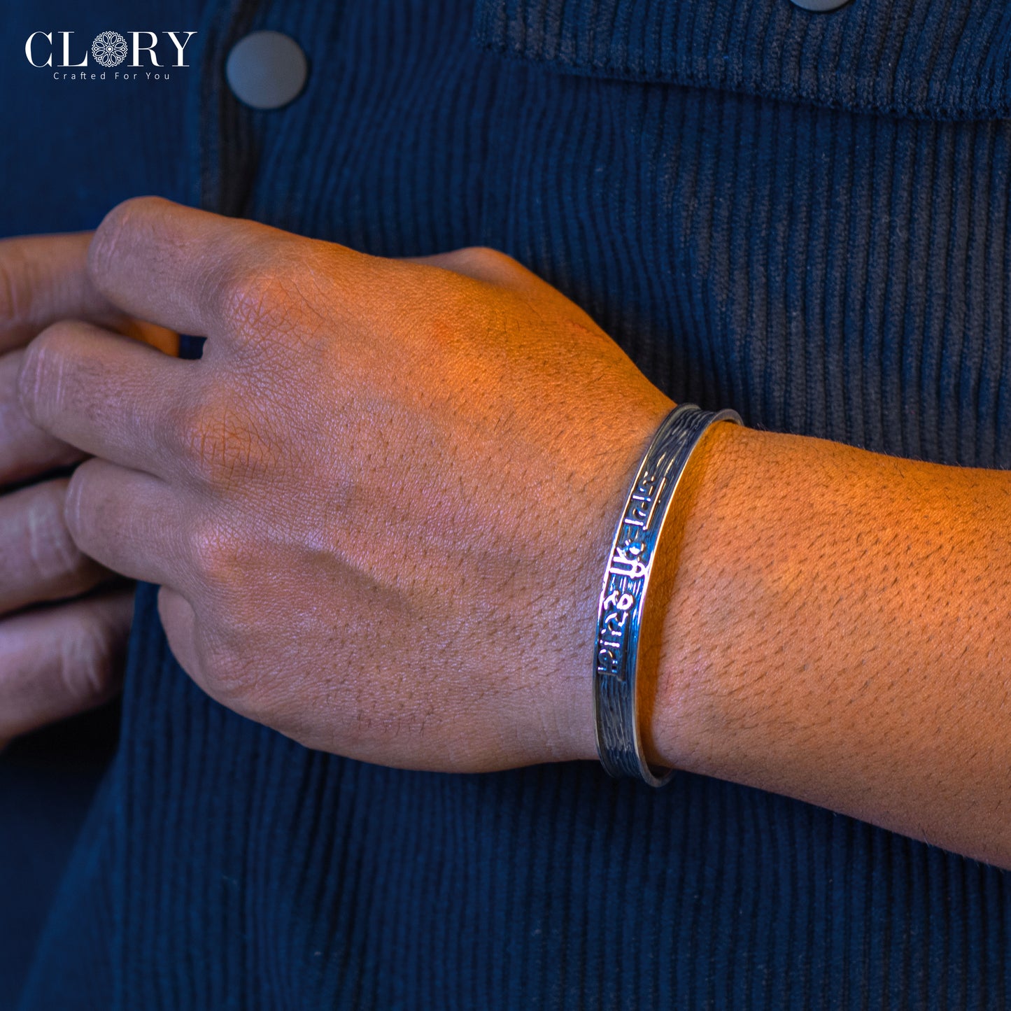 Lord Krishna mantra bracelet "jai shree shayam" cuff kada