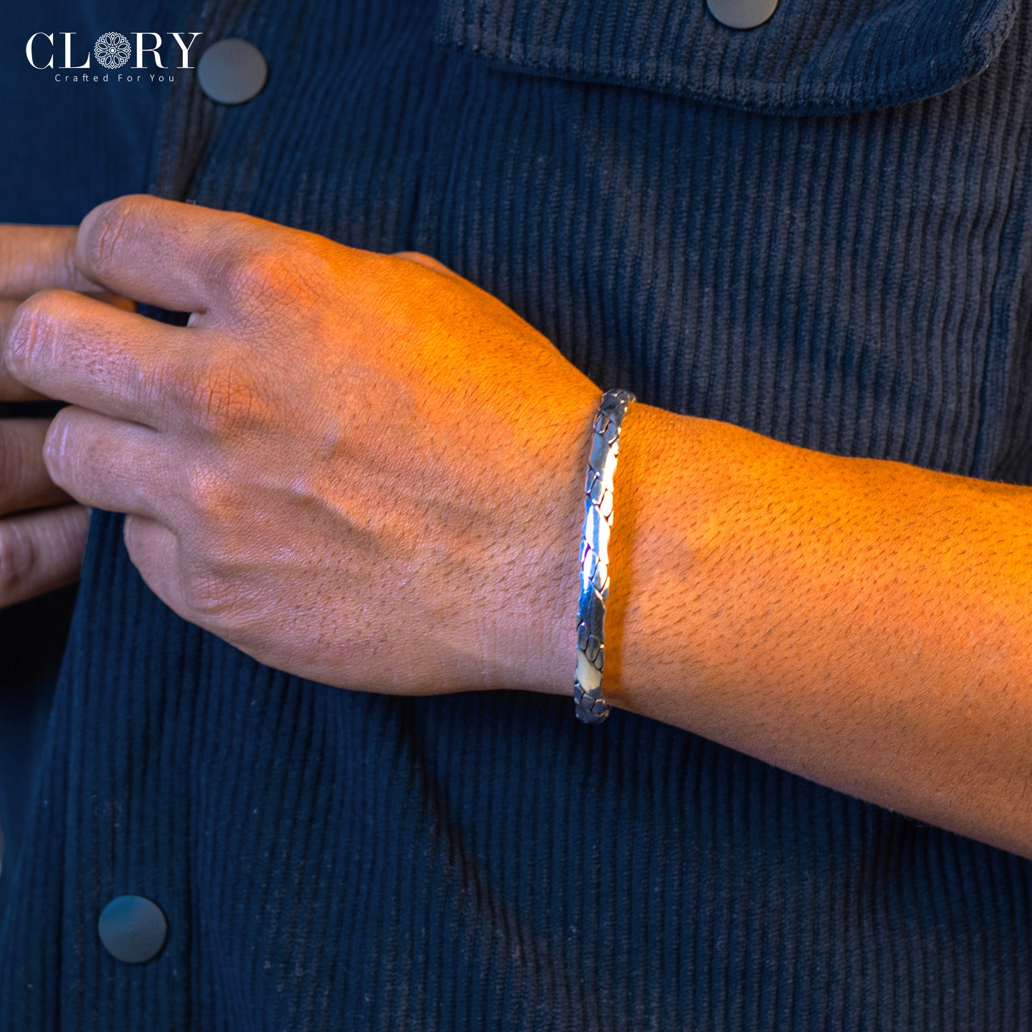 Foxtail design cuff bracelet kada