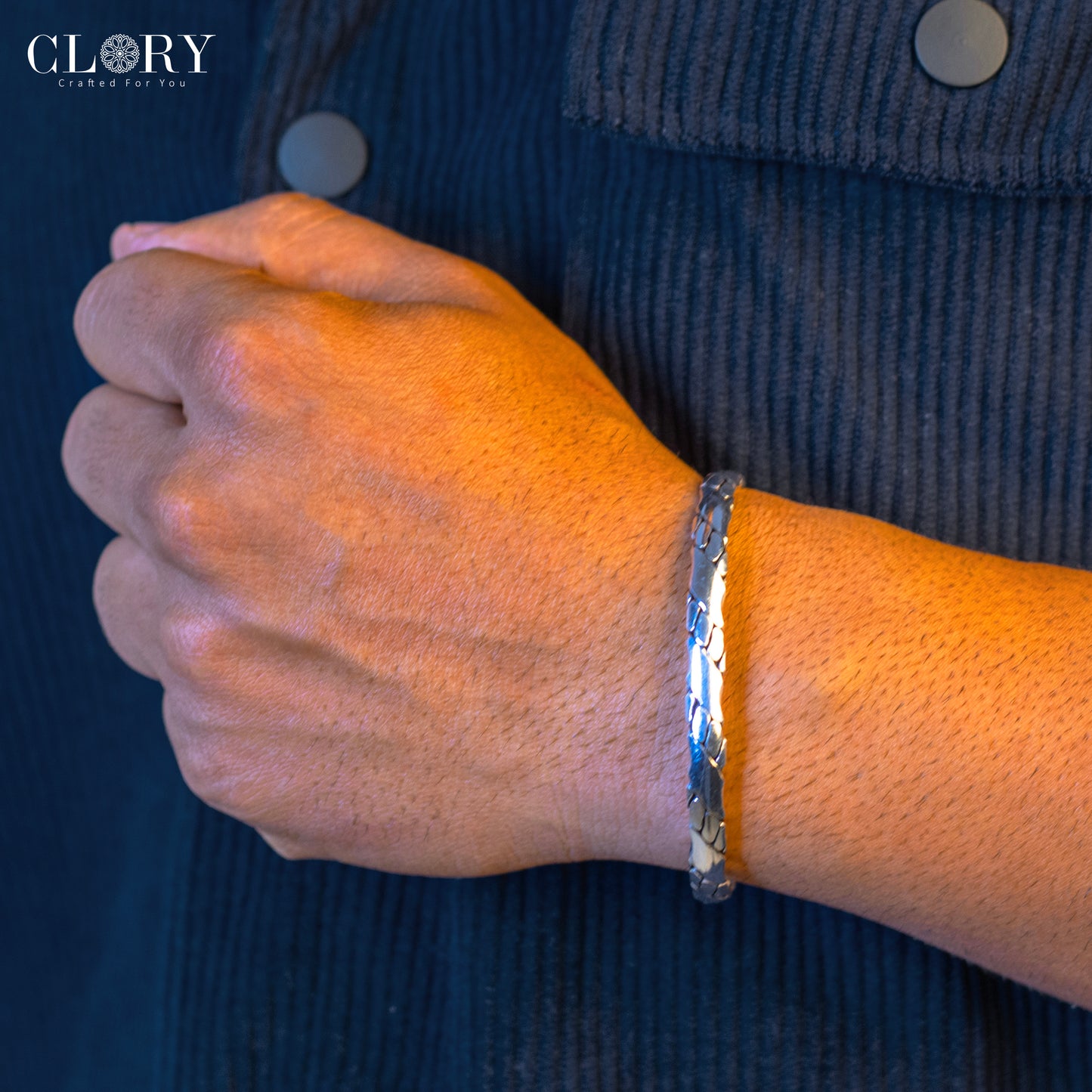 Foxtail design cuff bracelet kada