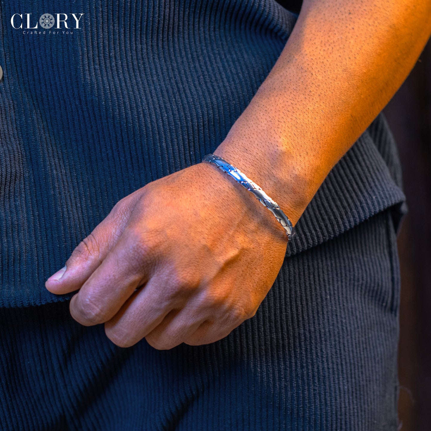Foxtail design cuff bracelet kada