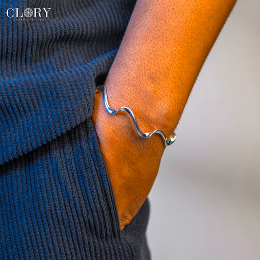 Open face adjustable cuff bracelet