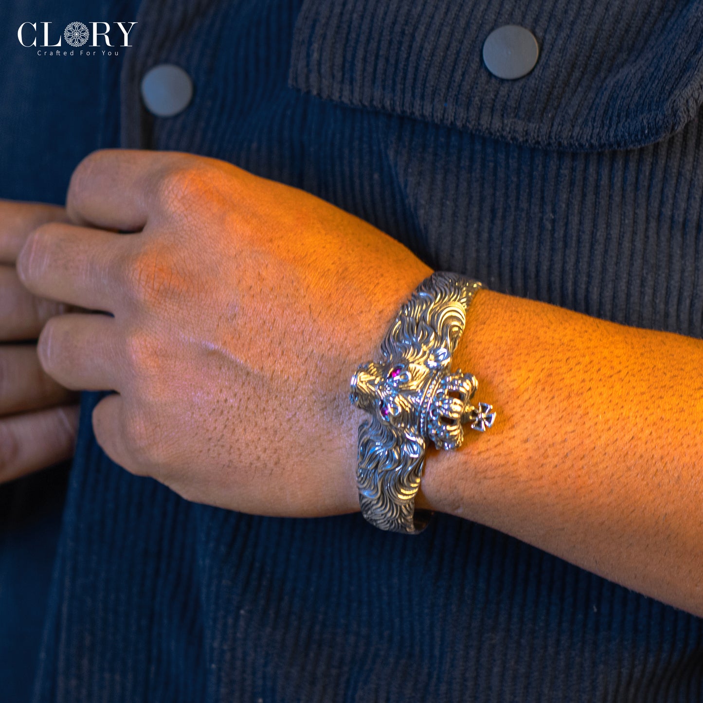 Lion design adjustable cuff kada