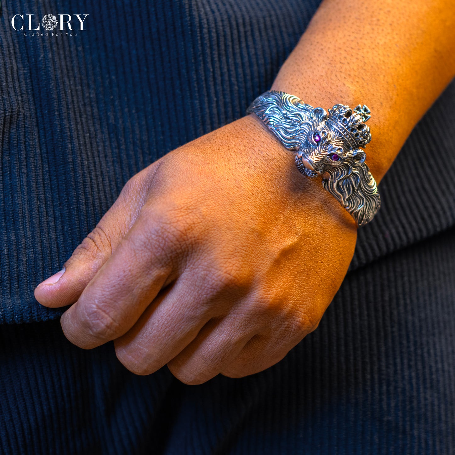 Lion design adjustable cuff kada