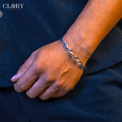 Twisting design bangle bracelet / cuff kada