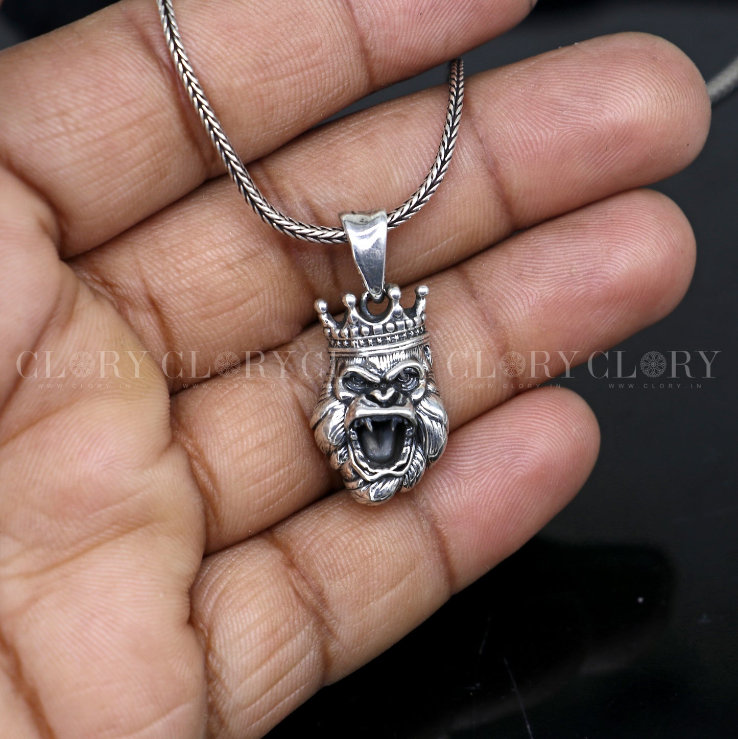 Unique design king kong  pendant