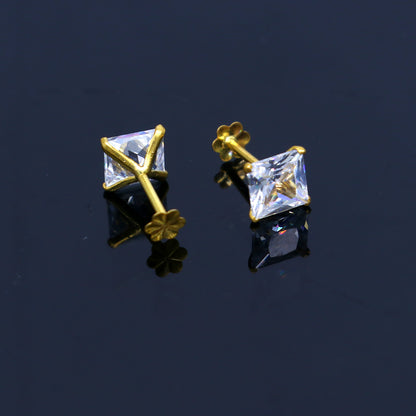 White diamond Gold stud earring