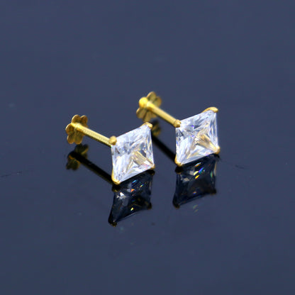 White diamond Gold stud earring