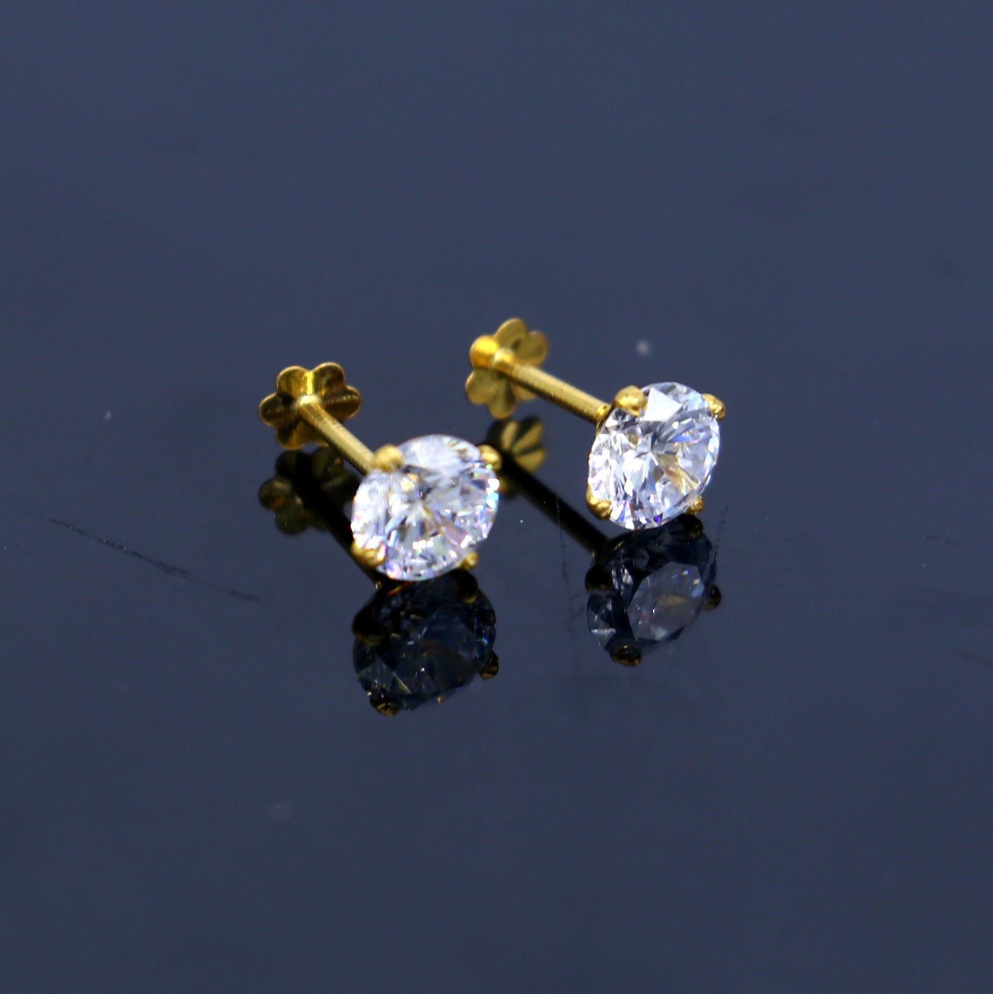White diamond Gold stud earring