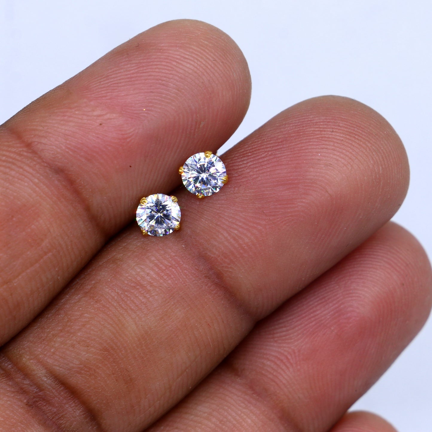 White diamond Gold stud earring