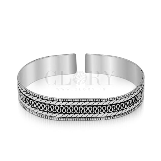 Vintage design cuff bangle bracelet