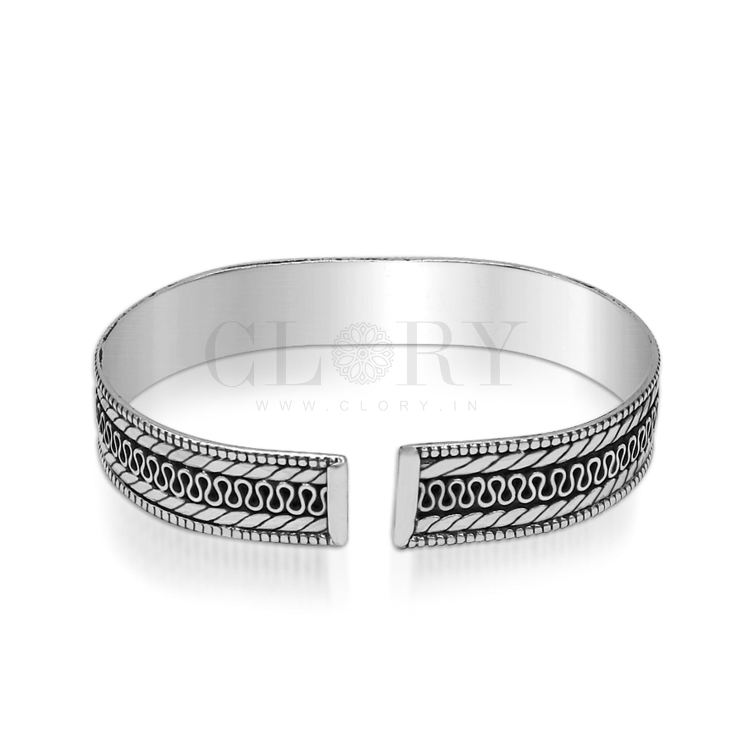 Vintage design cuff bangle bracelet
