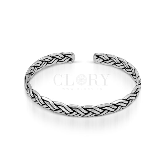Adjustable cuff kada