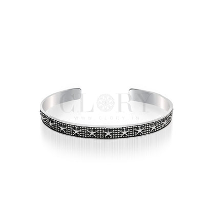 Star and dot cuff