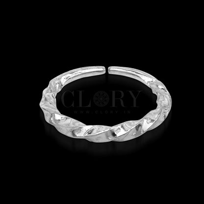 Twisting design kada cuff bracelet