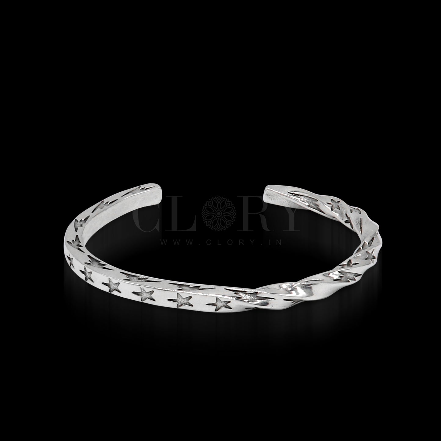 Half twisted Star cuff