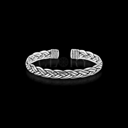 Adjustable cuff kada