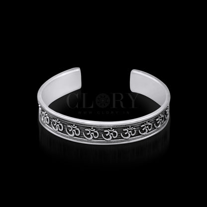 'AUM' mantra cuff kada