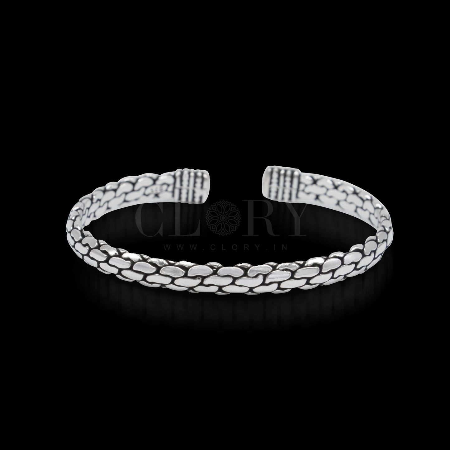 Antique design cuff bracelet kada