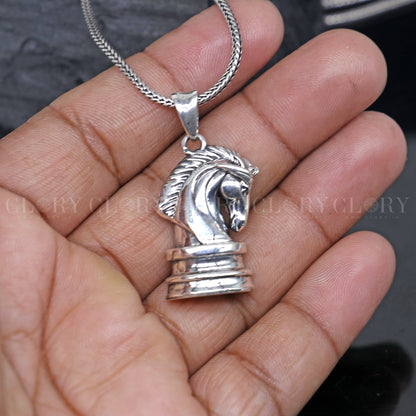 Horse pendant